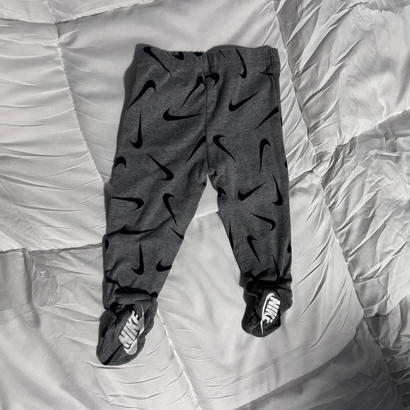 Nike pants - Picture 2 of 3